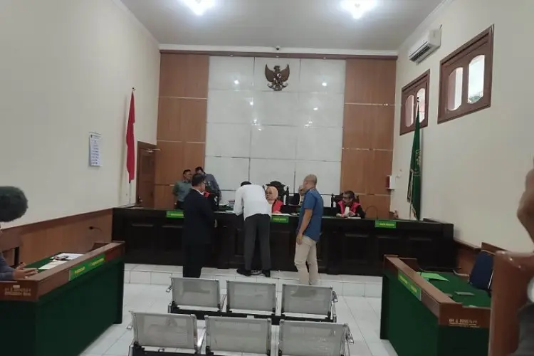 Sidang Perdana, Panji Gumilang dan Ridwan Kamil Kompak Absen