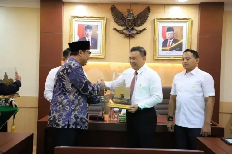 Tangani Masalah Haji, Ditreskrimsus Polda Jabar Terima Penghargaan dari Kementrian Agama