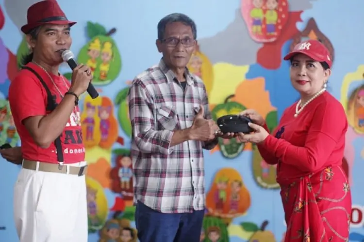 Rayakan HUT ke-78 RI, Rumah Budaya HMA Berikan Hadiah ke Pegiat Seni