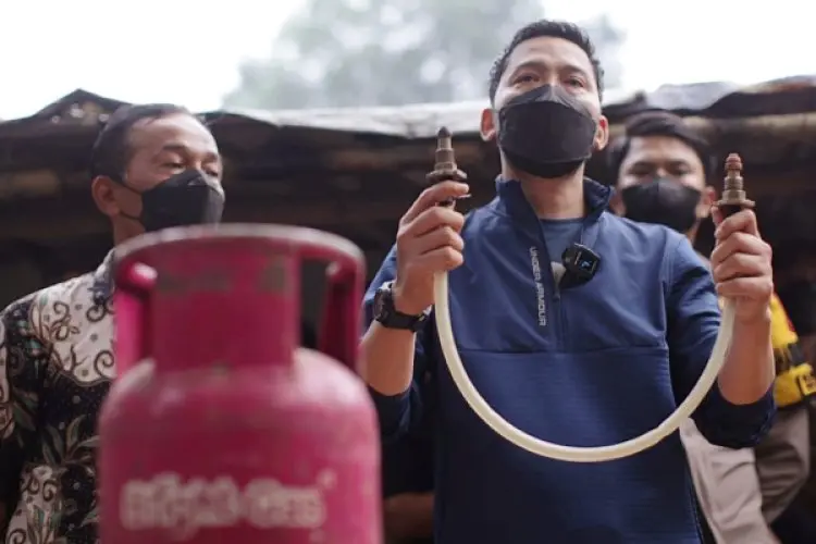 Tiga Orang Pengoplos Gas Bersubsidi Ditangkap di Sentul, Ratusan Tabung Gas Diamankan di Lokasi