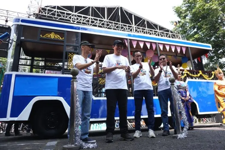 FOTO: PT DI Luncurkan DI Edu Bus