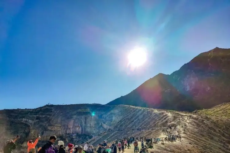 Fenomena Alam Kawah Ijen, Daya Tarik Wisata Keindahan Gunung Ijen dengan Nyalan ‘Api Biru’
