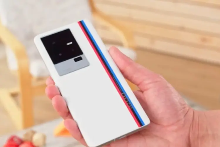 Spesifikasi iQOO 12 Pro, HP dari Anak Perusahaan Vivo yang Dilengkapi Sensor 64MP