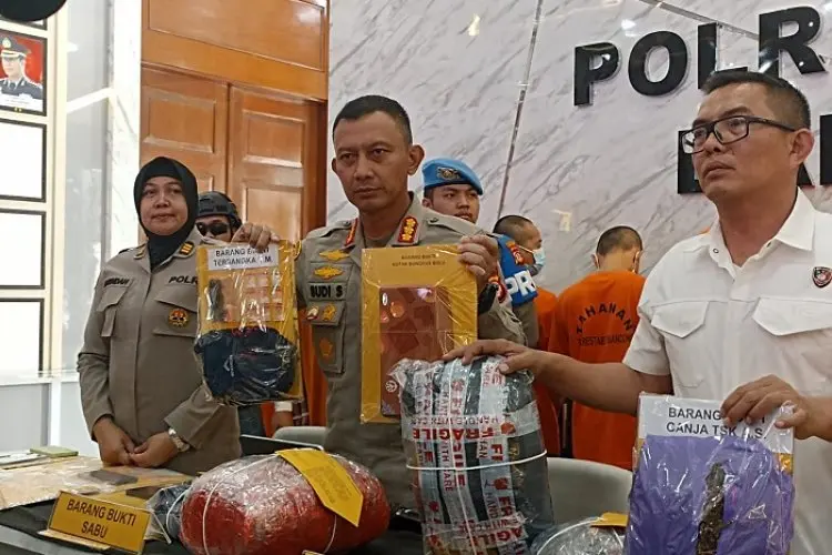 Sat Set Sat Set...Hanya 10 Hari Polrestabes Bandung Bongkar 8 Kasus Narkotika dan Psikotropika