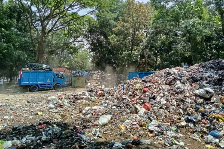 Ema Sumarna Ajak Pemulung Beraktivitas di Tegallega