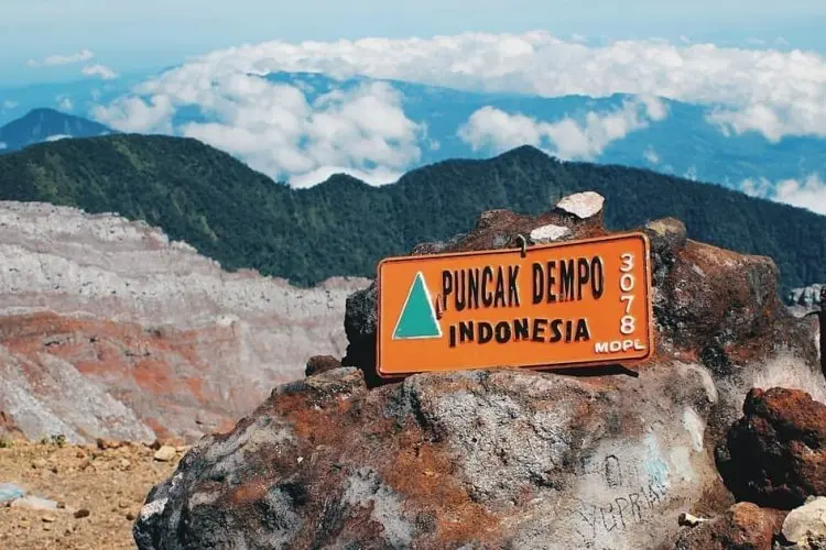 Populer di Kalangan Para Pendaki, Gunung Dempo Menawarkan Pengalaman Mendaki yang Menarik