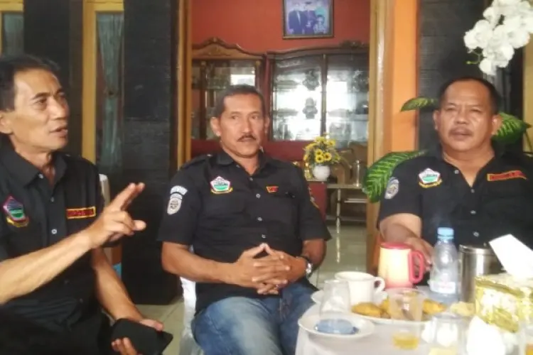 Marak Pemasangan Stiker Bacaleg di Angkutan Umum, DPC Organda KBB: Harus Ikuti Komando Kami