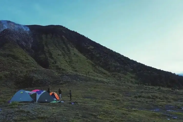 Termasuk Cincin Api Pasifik, Gunung Talang Adalah Salah Satu Gunung Berapi Tujuan Pendakian Populer di Sumatera Barat