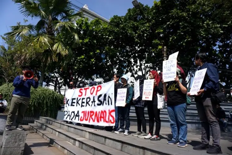 FOTO: Aksi Kecam Kekerasan Terhadap Jurnalis