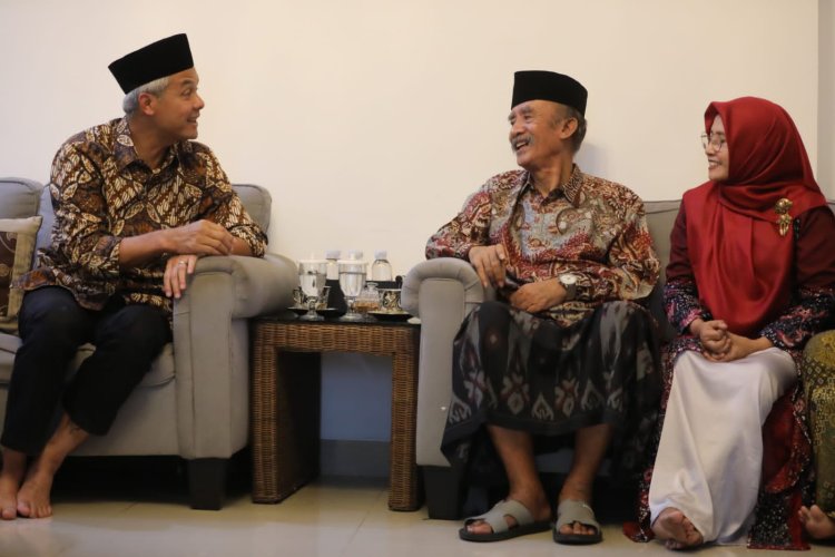Ganjar Sowan ke Ponpes Keluarga Mbah Moen di Cirebon, Dialog Hangat Bersama Ulama-Santri