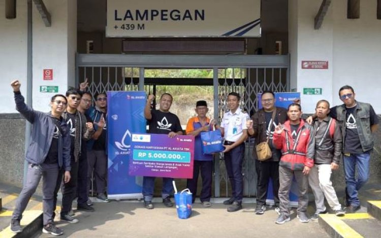 Karyawan XL Axiata Salurkan Bantuan ke Lembaga Kesejahteraan Sosial Lanjut Usia dan Rumah Tahfidz di Cianjur 