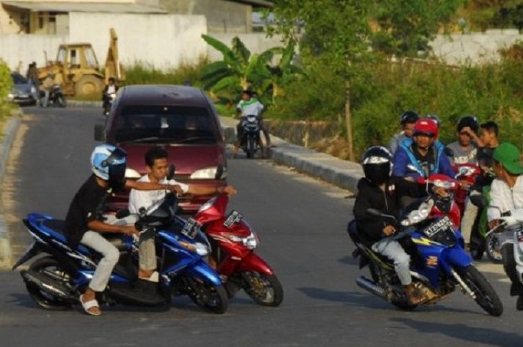 Aksi Ugal-ugalan Pemotor Viral di Bandung, Polisi Amankan Sekelompok Berandaran Bermotor