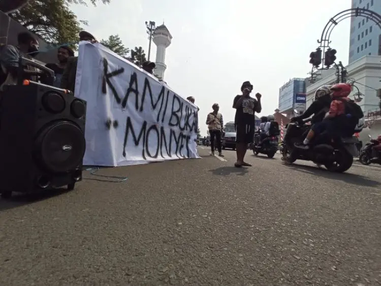 FOTO Demo Mahasiswa Papua Depan Gedung Merdeka Bandung