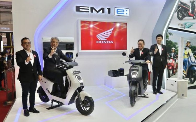 AHM Perkenalkan Sepeda Motor Listrik Honda EM1 di GIIAS 2023