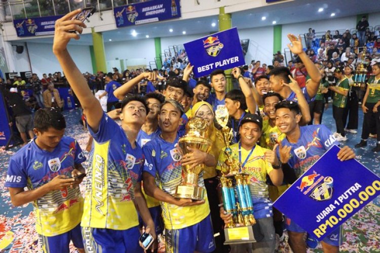 Tim Alam Raya Ciamis dan Kharisma Bandung Sabet Final Kratingdaeng Volleyball Gubernur Cup 2023