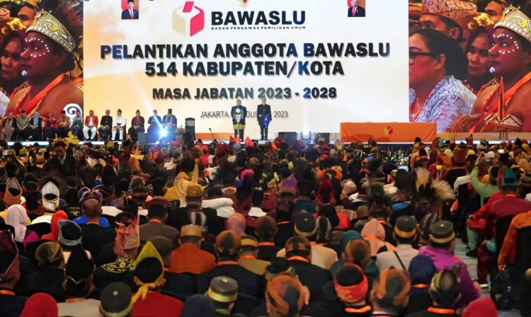 127 Anggota Bawaslu Jabar Dilantik, Siap Tatap Pemilu 2024