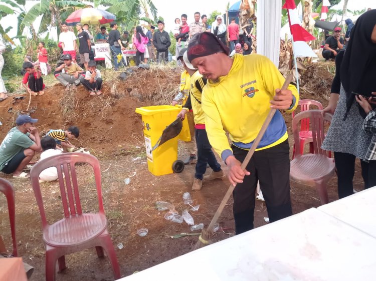 Pasukan Kuning Jaga Kebersihan Selama Pesta Rakyat HUT RI ke- 78 di Kota Bogor