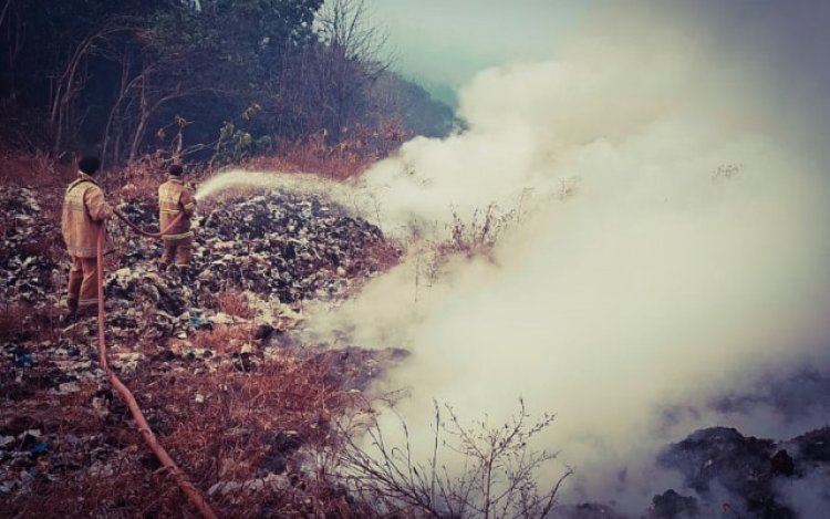 Gas Metan Berpotensi Picu Ledakan, Walhi Jabar Desak Pemerintah Tangani Kebakaran TPA Sarimukti Secepatnya