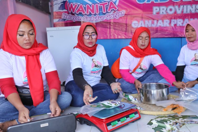 Perkuat Dukungan, Wanita Nelayan Ganjar Beri Pelatihan Pengolahan Bakso Ikan dan Rumah Produksi di Pangandaran