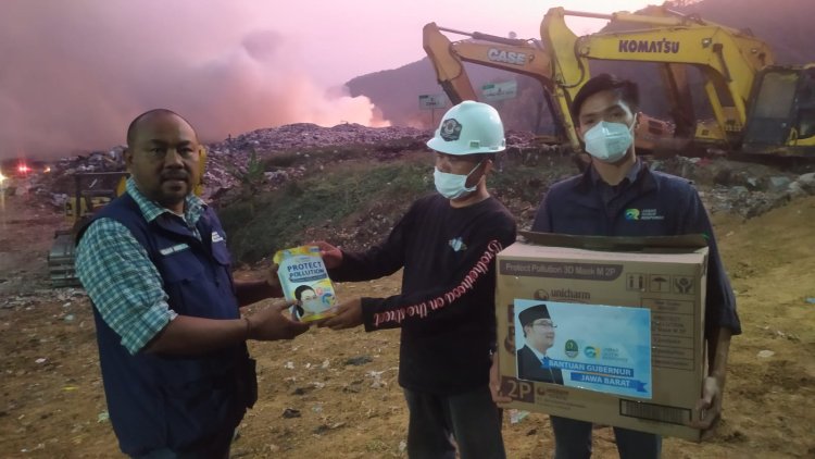 JQR Bangun Tenda Medis dan Bagikan 1000 Masker ke Warga Terdampak Kebakaran TPA Sarimukti