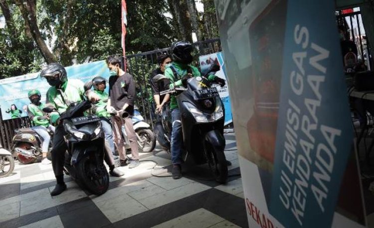 Pemkot Bandung dan Gojek Berkolaborasi Gelar Uji Emisi 500 Sepeda Motor Guna Menekan Pencemaran Udara
