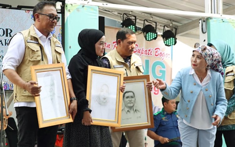 Gelar Boling di Megamendung, Iwan Setiawan dan Istri Dihadiahi Lukisan Sketsa dari Rumah Budaya HMA