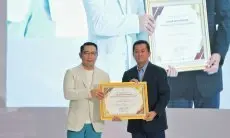 Pemkot Kota Bandung Sabet Penghargaan Anubhawa Sasana Desa Kelurahan Sadar Hukum 2023