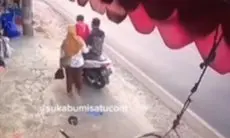Tawa Berubah Duka, Detik-detik Satu Keluarga Ditabrak Truk Terekam CCTV di Sukabumi