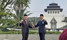 Ridwan Kamil Serahkan Kujang Pusaka Pada Pj Gubernur Jabar, Simbol Peralihan Kekuasaan