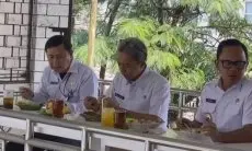 Bima Arya dan Ratusan ASN Kota Bogor Makan Siang di Kantin Balai Kota