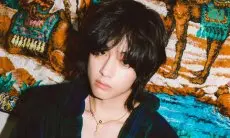 Jadi Fans yang Sukses, V BTS kini Berteman dengan Artis K-Pop yang Menginspirasinya jadi Idola
