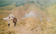 Identitas Pengantin yang Foto Prewedding di Bukit Teletubbies Bromo Terungkap, Ini Sosoknya!