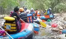 World CleanUp Day 2023, Gen Z Bersihkan Sampah di Sungai Cikeas