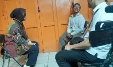 The Power of Social Media, Mensos Tri Rismaharini Sambangi dan Beri Bantuan Dhuafa di Bandung