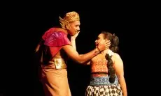 Teater Keliling Pentaskan Drama Musikal Calon Arang di Lima Kota 