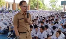 DLH Gelar Sosialisasi tentang Cara Mengatasi Sampah ke Siswa SMAN 1 Palimanan Cirebon
