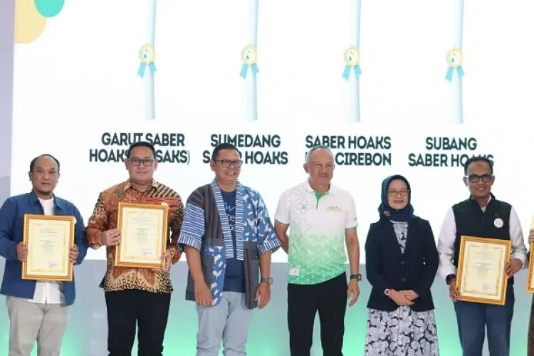 Cirebonkab Saber Hoaks Sabet Penghargaan Anti Hoaks of The Year