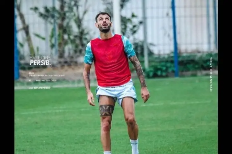 Tyronne Rindu Persib