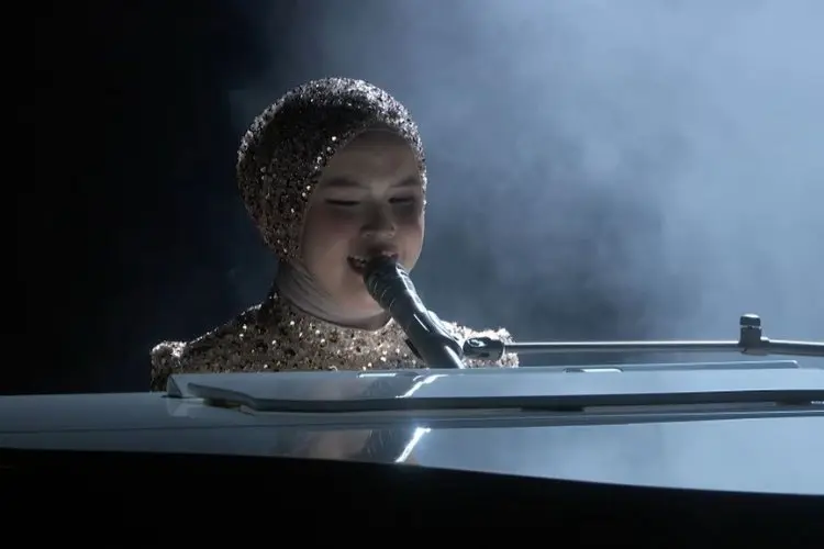 Putri Ariani Tampil Memukau di Semifinal AGT 2023, Langsung Dapat Standing Ovation dari Juri