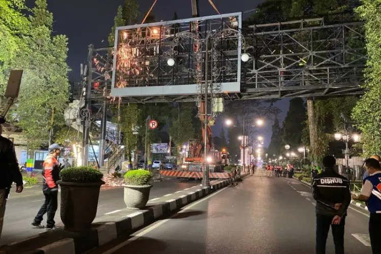 Minim Digunakan, Dishub Kota Bandung Bongkar JPO Dago