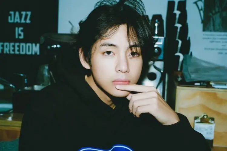 V BTS Ceritakan Masa Sulitnya di Masa Lalu: Tidak Ada Orang lain yang Melakukan Hal Seperti Itu