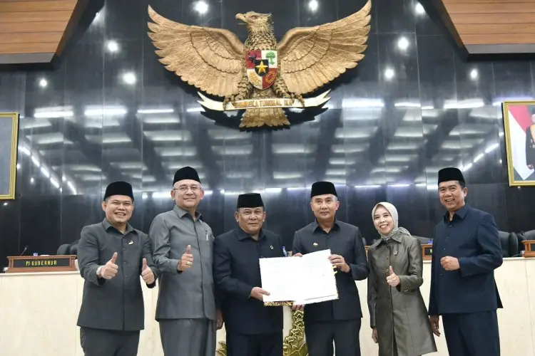 Pemprov-DPRD Jabar Gelar Rapat Paripurna, Sepakati KUA-PPAS 2034 dan Raperda Penyelesaian Tuntutan Kerugian Daerah