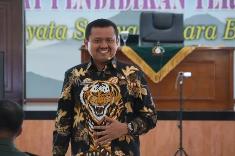 Bupati Sumedang 'Bekali' para Calon Dandim
