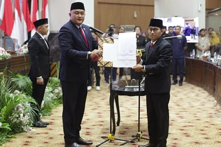 Rudy Susmanto Lantik Yopi Iskandar jadi Anggota DPRD Kabupaten Bogor PAW Rizky yang Pindah ke Partai Nasdem