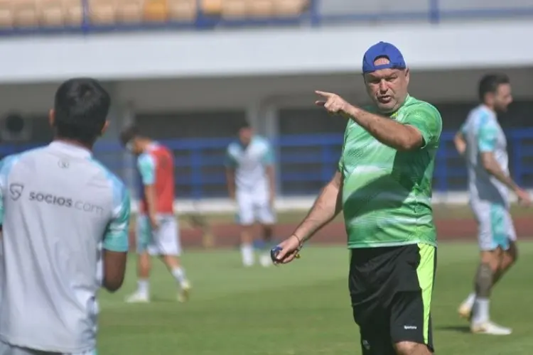 I Putu Gede Masih Absen Saat Persib Melawan Persikabo 1973
