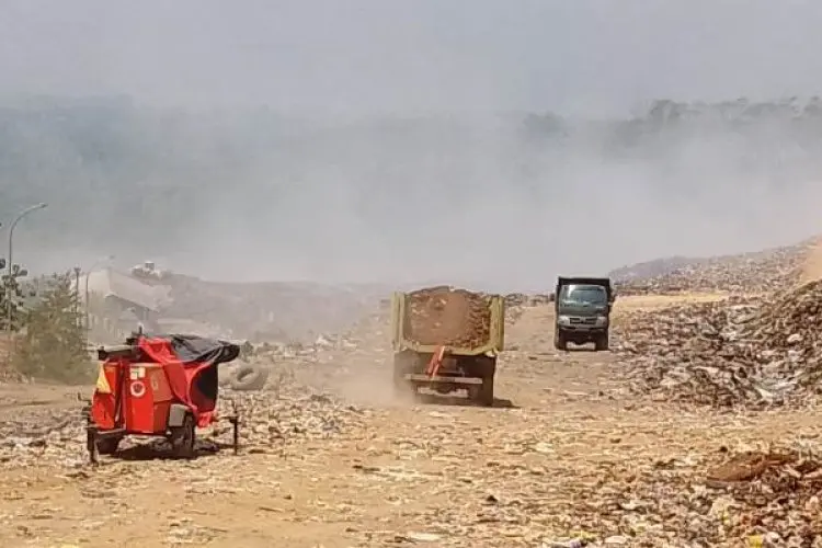 Tinjau TPA Sarimukti, Pj Gubernur Jabar Berencana Padamkan Api dengan Hujan Buatan