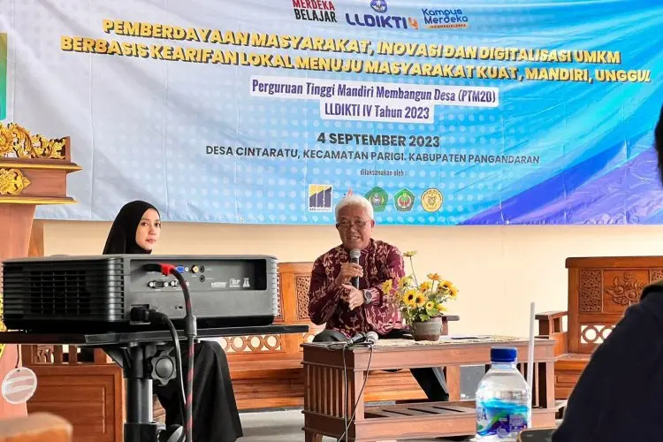 Perkuat Kontribusi Positif, Mahasiswa KKN Tematik ARS University Gelar Seminar Pemberdayaan Masyarakat