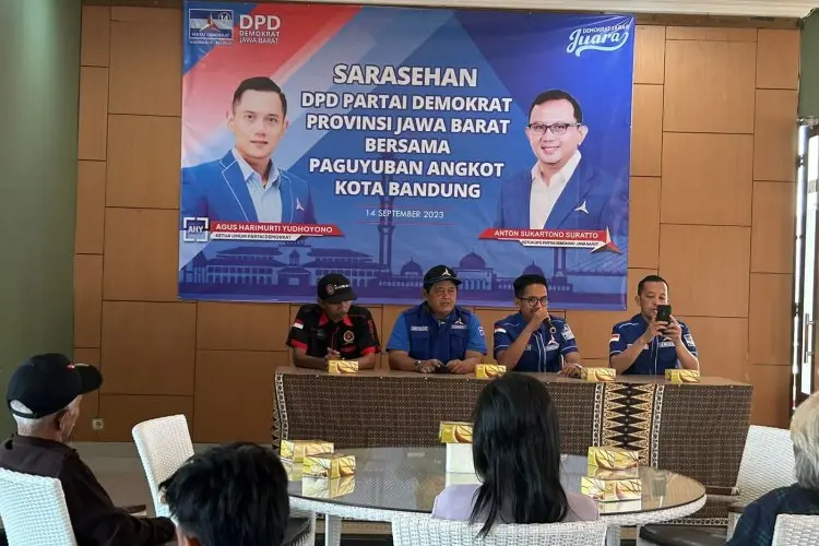 Bangun Kepedulian Terhadap Supir Angkot, Demokrat Jabar Gelar Kegiatan Bulanan Bertajuk ‘Demokrat Peduli dan Berbagi’