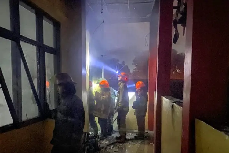 Diskar Berhasil Padamkan Kebakaran SMPN 25 Bandung Dalam Satu Jam