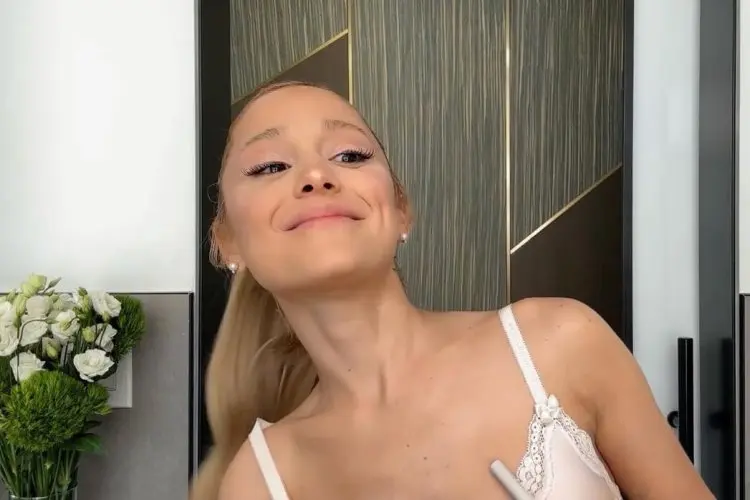 Isu Perselingkuhan Makin Memanas, Ariana Grande Kini Dikabarkan Tinggal Bersama Aktor yang Sudah Beristri